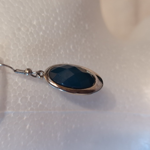 Vintage Gold Toned Blue Sapphire Like Center Piece Hook Earrings - Picture 3 of 7